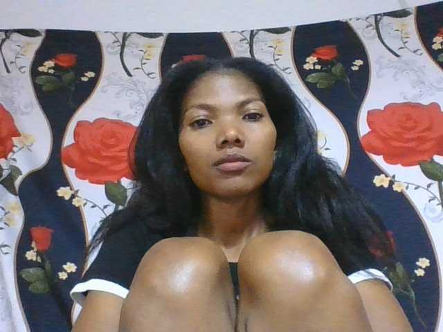 Lyah7a live cam on BongaCams