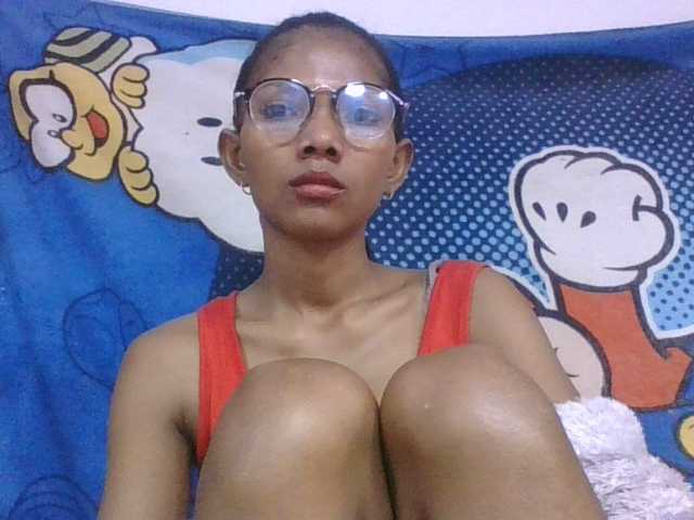 Lyah7a live cam on BongaCams