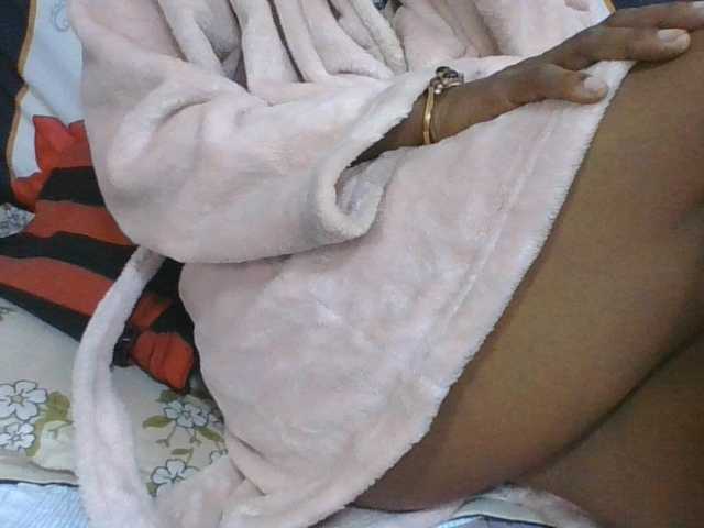 Lyah7a live cam on BongaCams