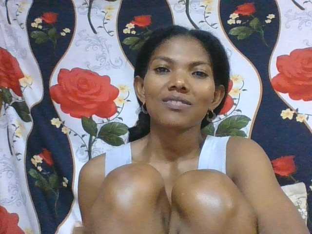 Lyah7a live cam on BongaCams