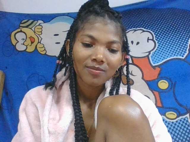 Lyah7a live cam on BongaCams