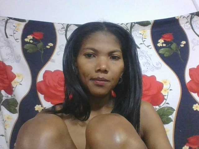 Lyah7a live cam on BongaCams
