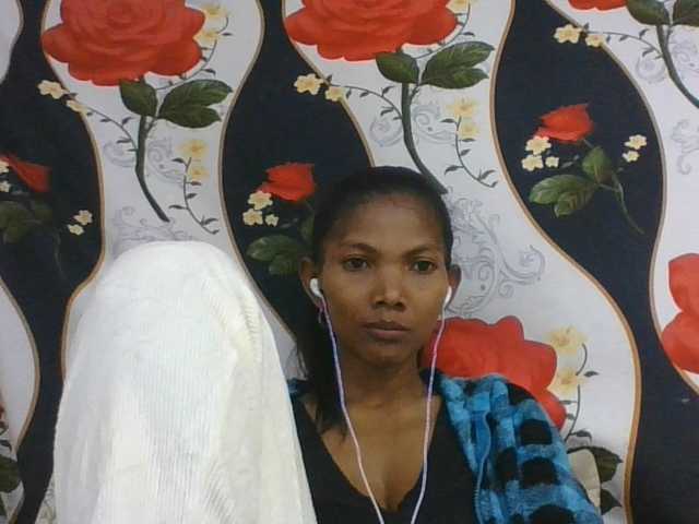 Lyah7a live cam on BongaCams