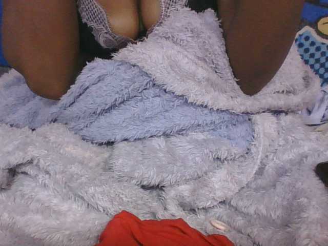 Lyah7a live cam on BongaCams