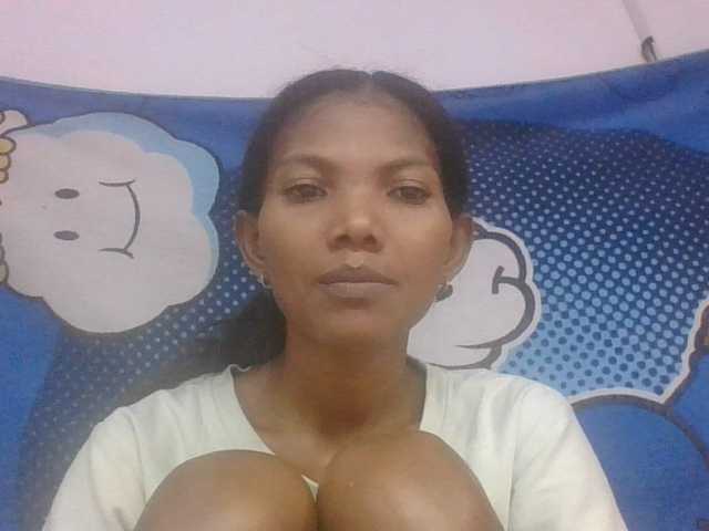 Lyah7a live cam on BongaCams