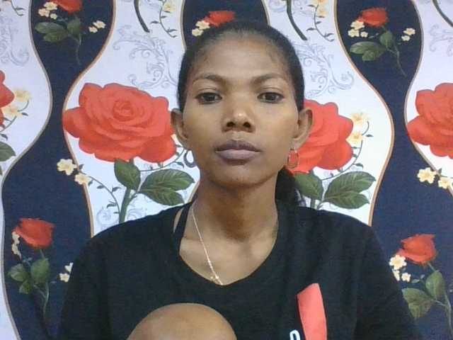 Lyah7a live cam on BongaCams