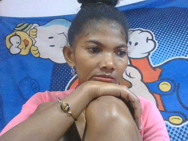 Lyah7a live cam on BongaCams