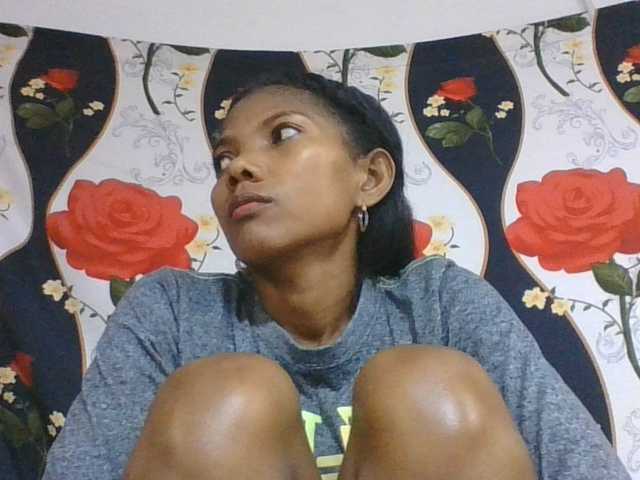 Lyah7a live cam on BongaCams