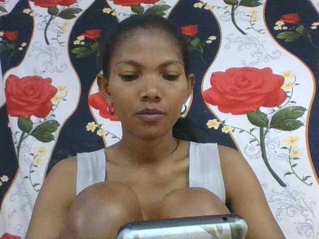 Lyah7a live cam on BongaCams