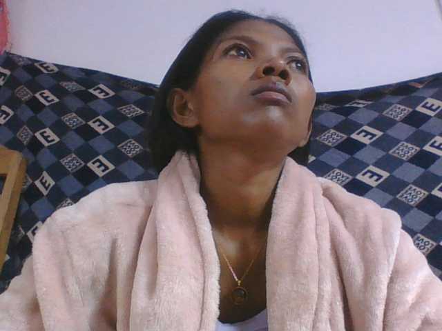 Lyah7a live cam on BongaCams