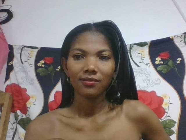 Lyah7a live cam on BongaCams