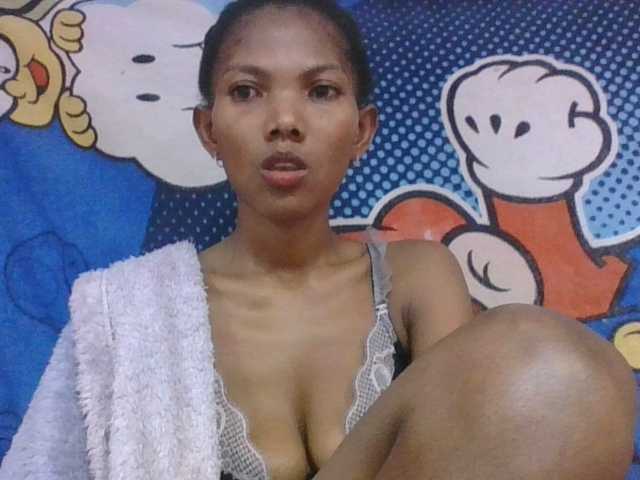 Lyah7a live cam on BongaCams