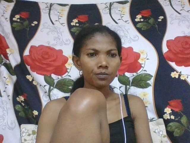 Lyah7a live cam on BongaCams