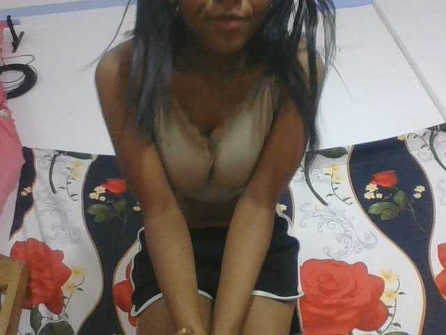 Lyah7a live cam on BongaCams