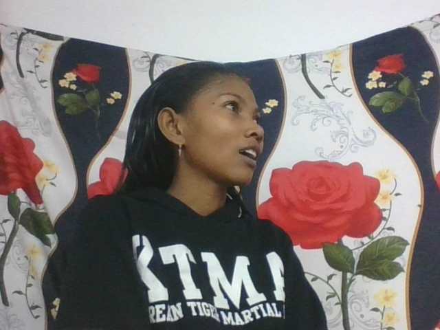 Lyah7a live cam on BongaCams
