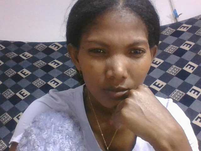 Lyah7a live cam on BongaCams