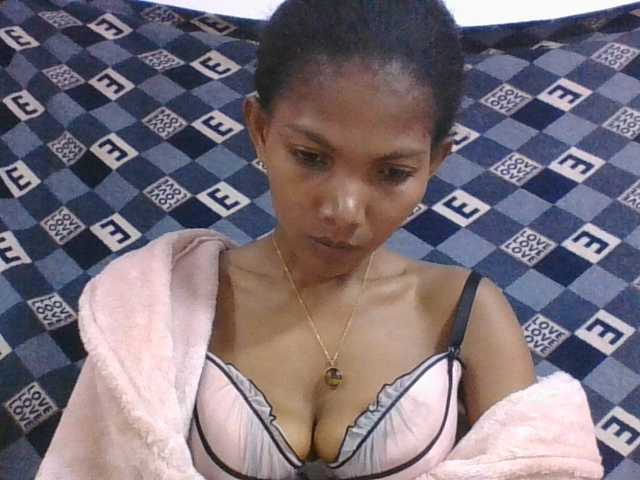 Lyah7a live cam on BongaCams