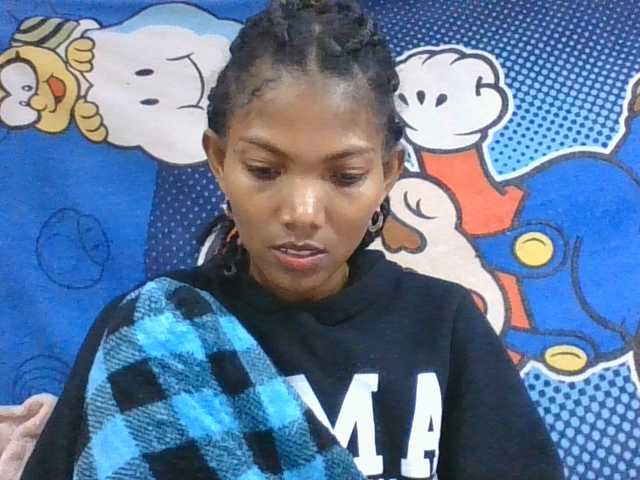 Lyah7a live cam on BongaCams