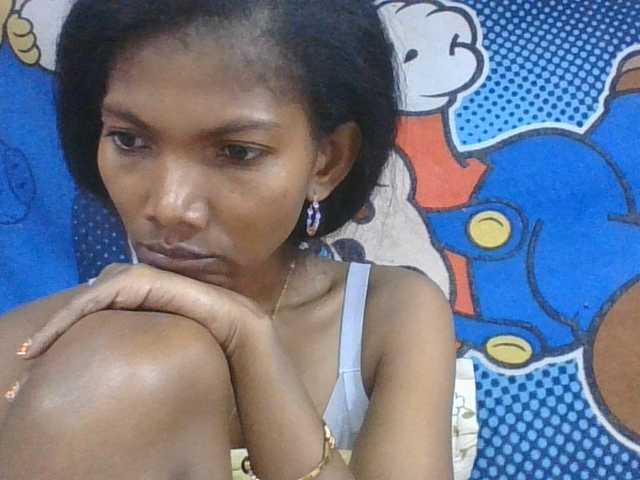 Lyah7a live cam on BongaCams