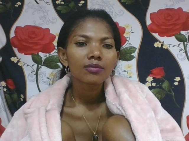 Lyah7a live webcam show