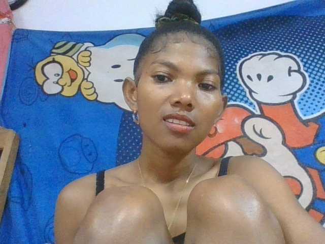 Lyah7a live cam on BongaCams