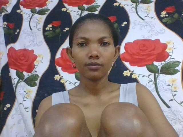 Lyah7a live cam on BongaCams