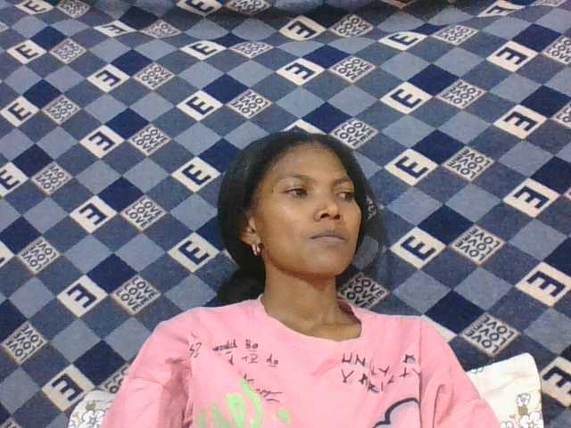 Lyah7a live cam on BongaCams
