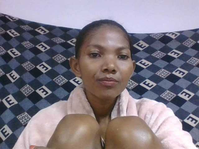 Lyah7a live cam on BongaCams