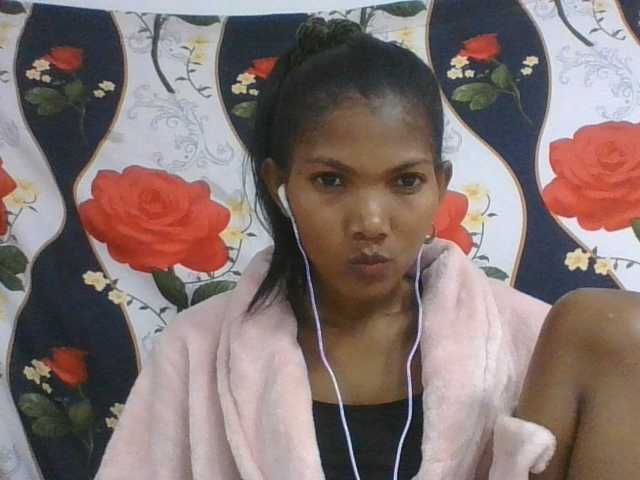 Lyah7a live cam on BongaCams