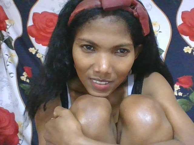 Lyah7a live cam on BongaCams