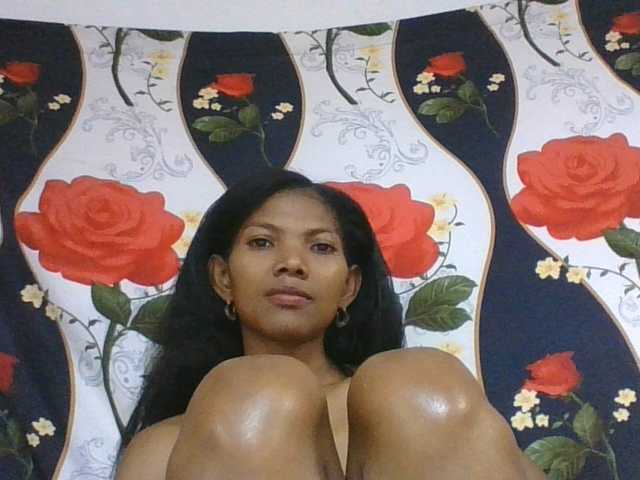 Lyah7a live cam on BongaCams
