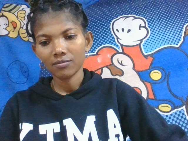 Lyah7a live cam on BongaCams