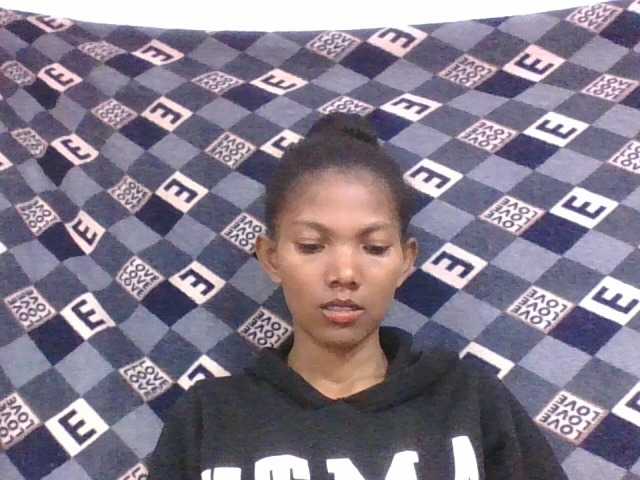 Lyah7a live cam on BongaCams
