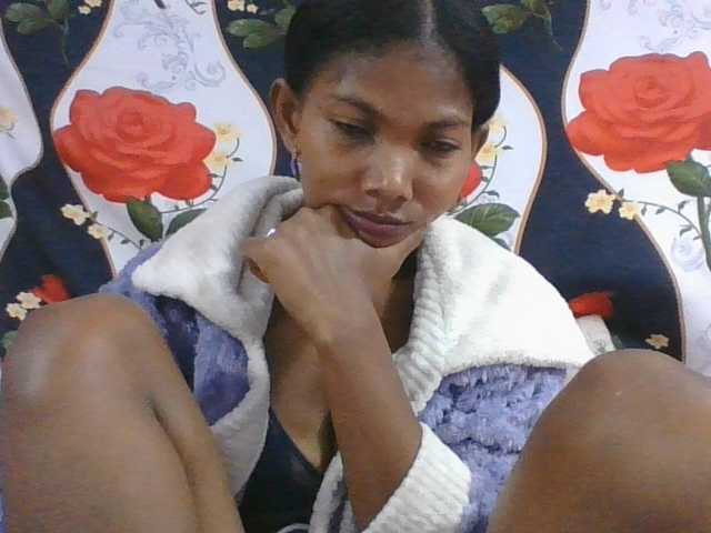 Lyah7a live cam on BongaCams