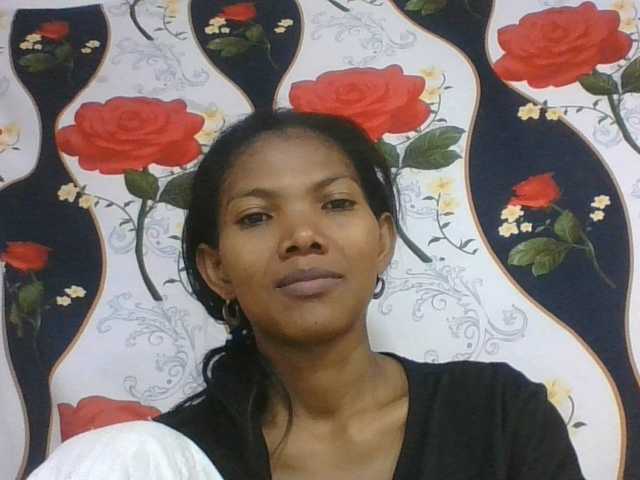 Lyah7a live cam on BongaCams