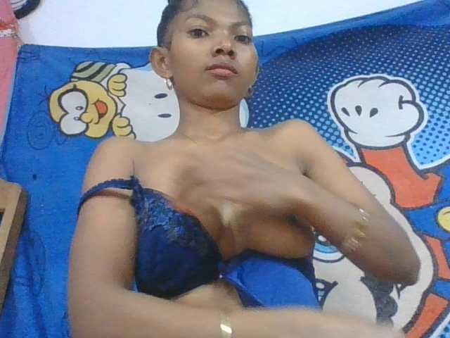 Lyah7a live cam on BongaCams