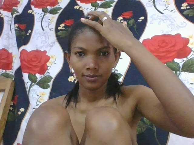 Lyah7a live cam on BongaCams