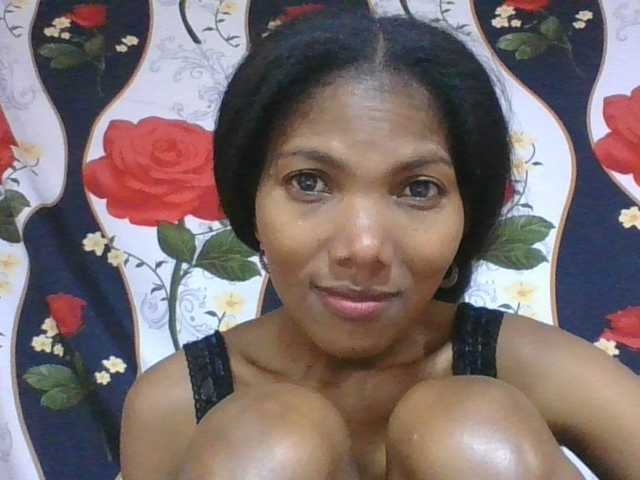 Lyah7a live cam on BongaCams