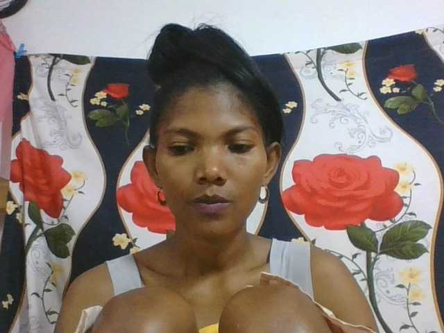 Lyah7a live cam on BongaCams