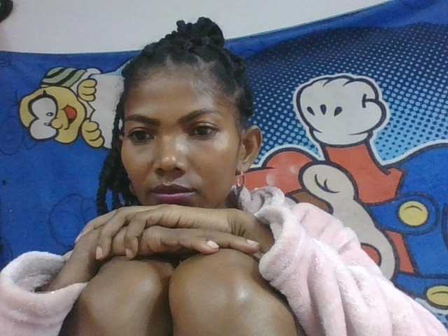 Lyah7a live cam on BongaCams