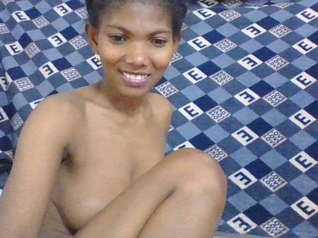 Lyah7a — live female cam