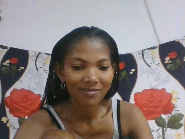 Lyah7a live cam on BongaCams