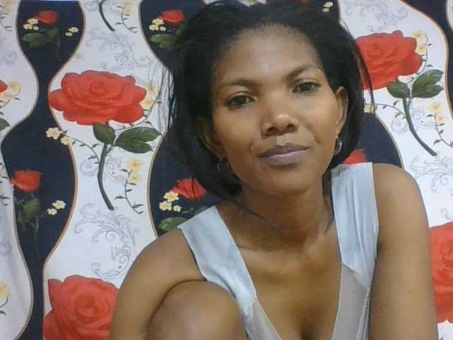 Lyah7a live cam on BongaCams