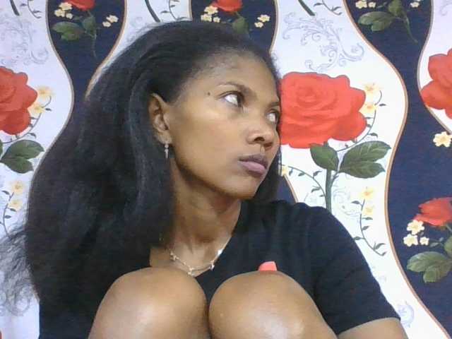 Lyah7a live cam on BongaCams
