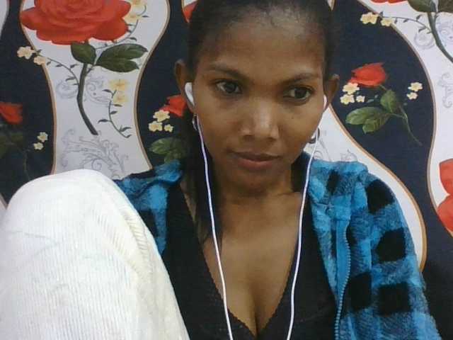 Lyah7a live cam on BongaCams