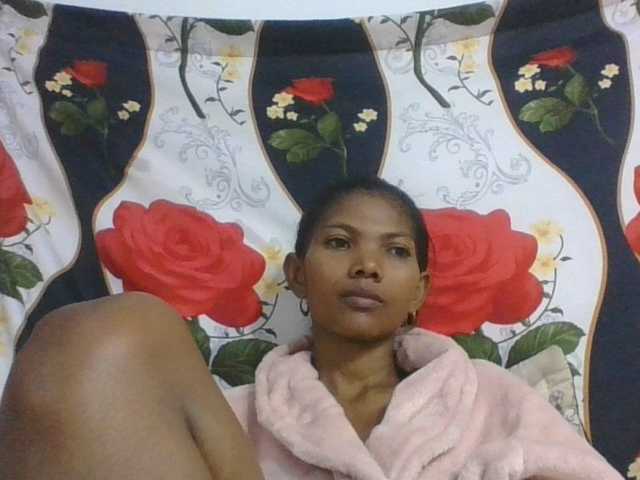 Lyah7a live cam on BongaCams