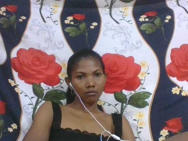 Lyah7a live cam on BongaCams