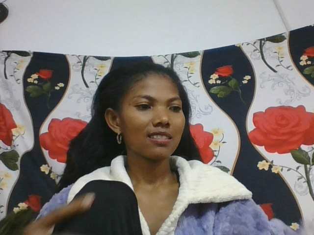Lyah7a live cam on BongaCams