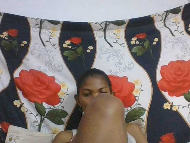 Lyah7a live cam on BongaCams