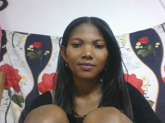 Lyah7a live cam on BongaCams